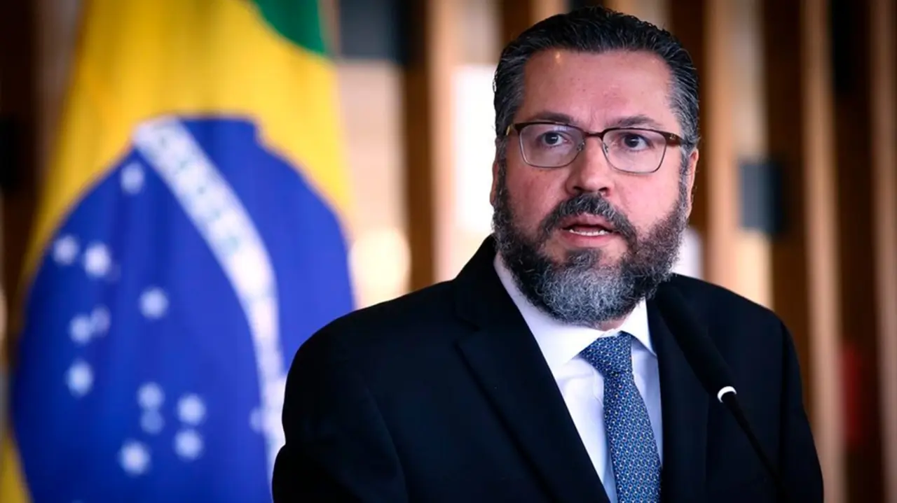 "El coronavirus es parte de una conspiración comunista mundial", afirmó el Canciller de Brasil