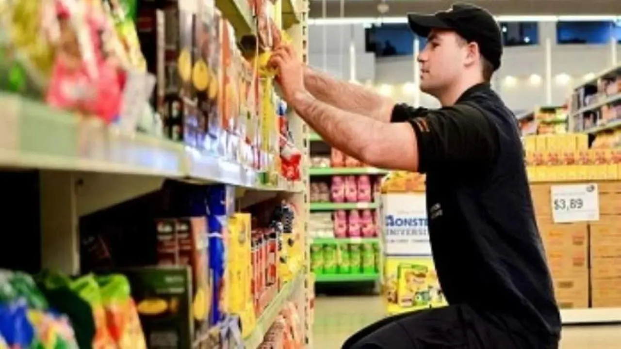 ¿Cuánto cobra el personal auxiliar en los comercios?