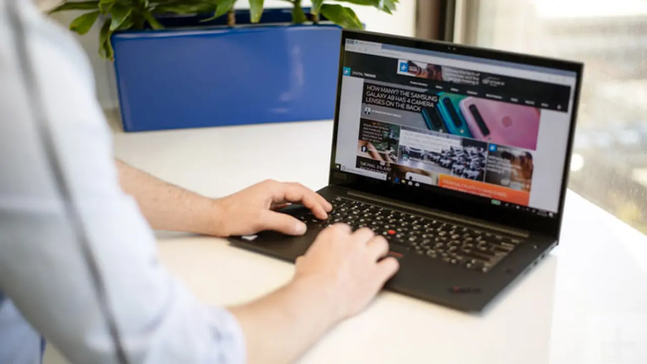 Las computadoras, indispensables para la educación durante la cuarentena.
