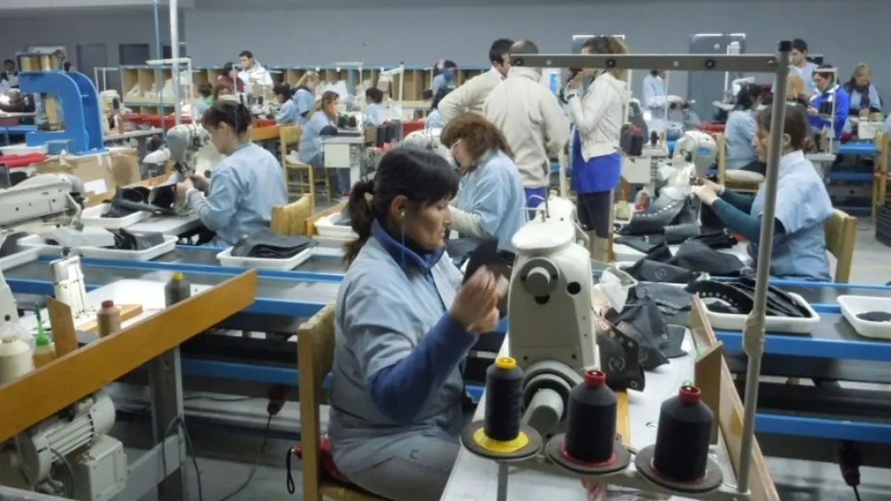 Nike suspende su producción por falta de insumos