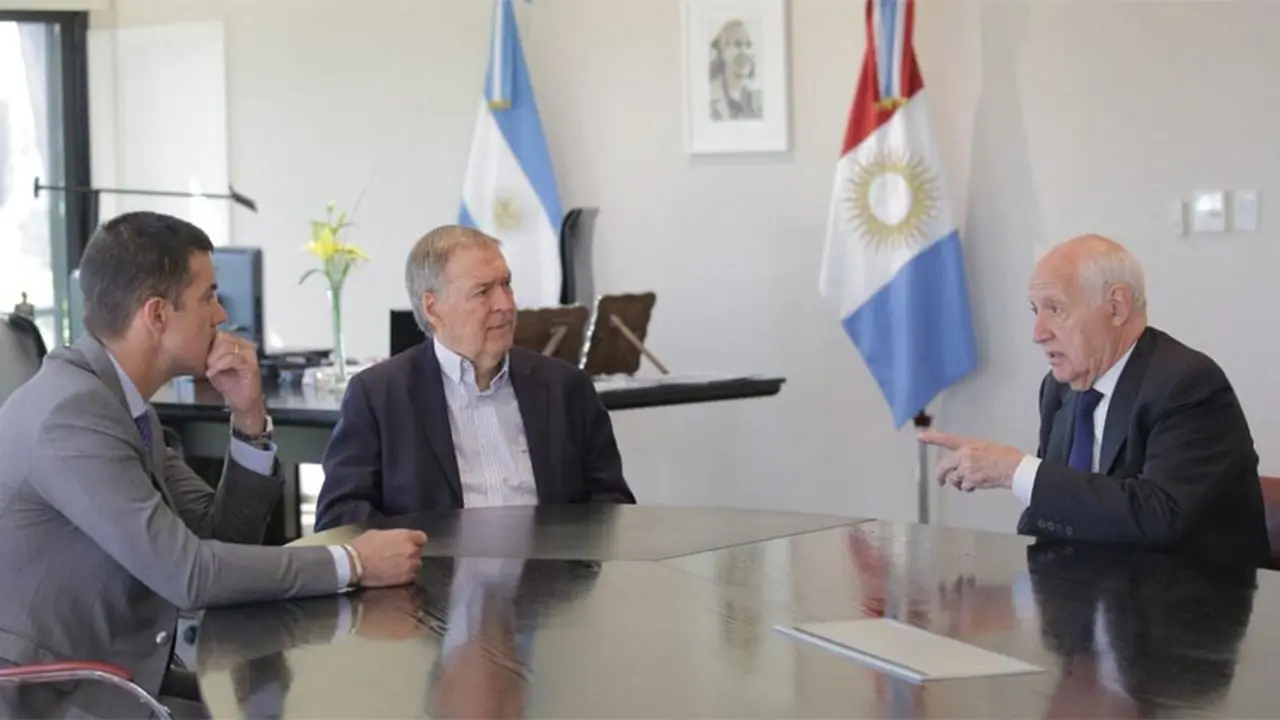 Lavagna puso en duda una salida "a la uruguaya" para la deuda argentina