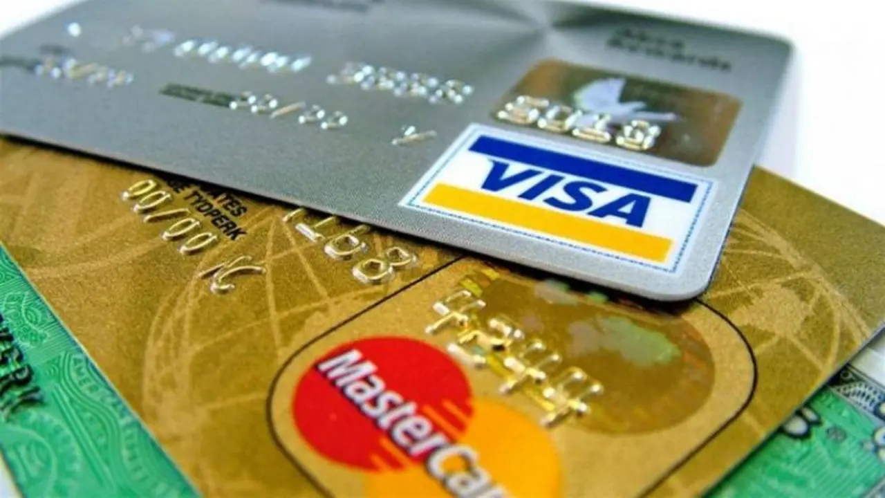 Crisis en el negocio de las tarjetas de crédito: hay un millón menos de plásticos que hace un año