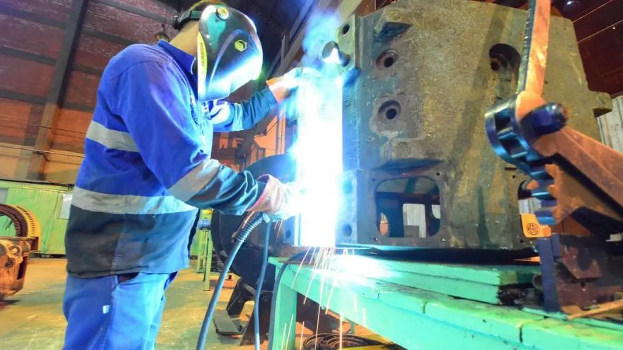 Impacto de la crisis: la industria cayó 6,4% y la construcción retrocedió casi 8% durante 2019