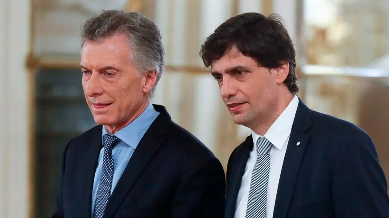 Macri junto a Hernán Lacunza, ministro de Hacienda del último tramo de su gestión.
