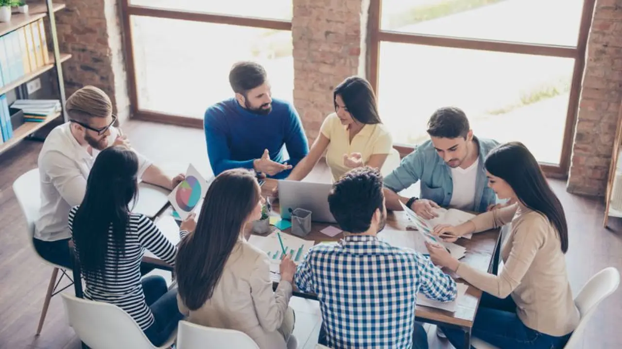 Adiós a la formalidad en la vestimenta laboral: a qué se debe esta tendencia