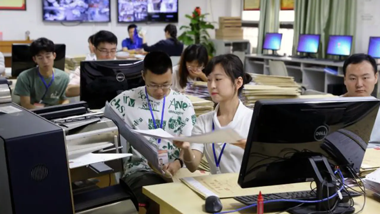Duro golpe a Microsoft, Dell y HP: China ordena eliminar sus productos en oficinas de gobierno
