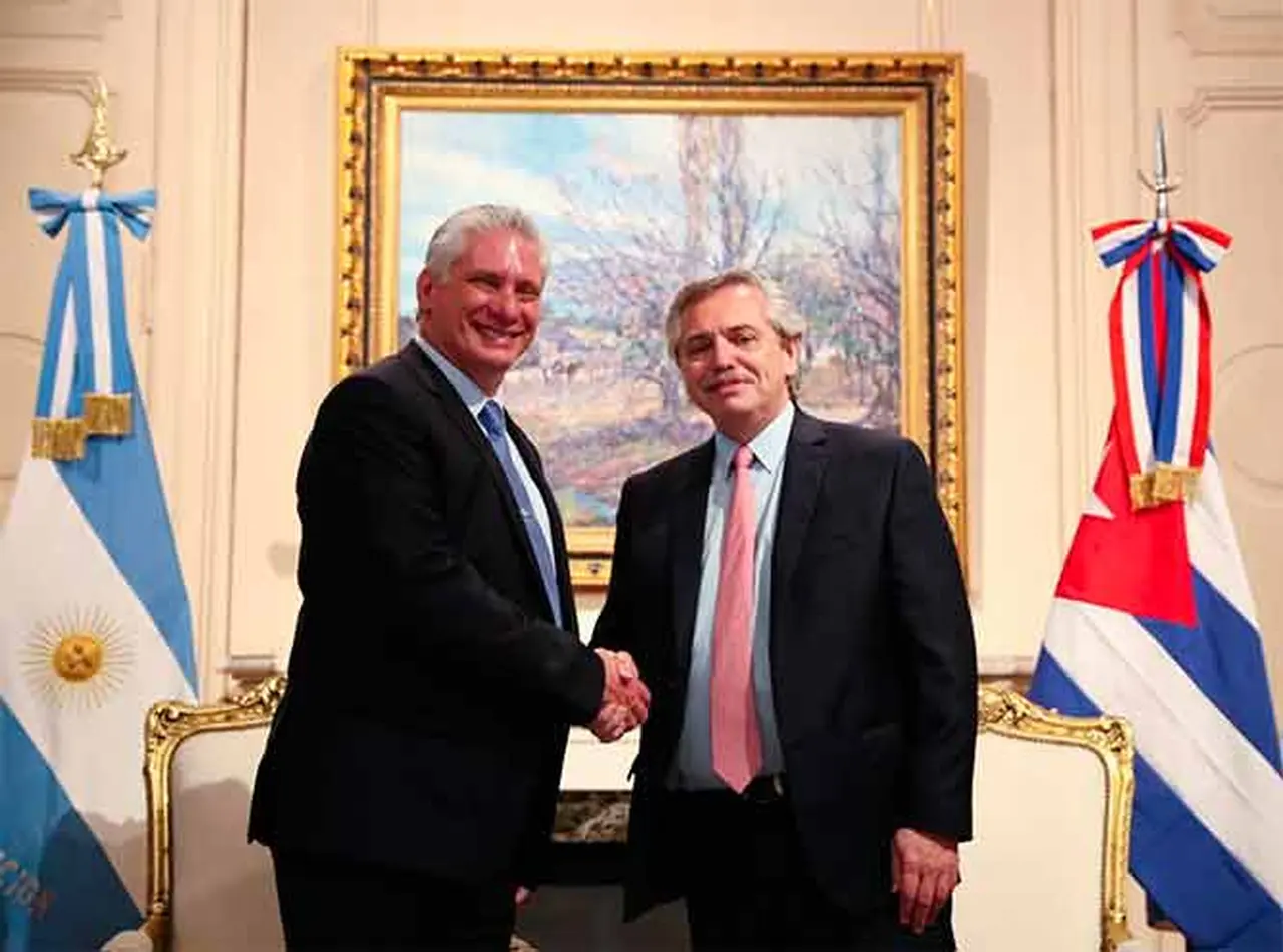 Alberto Fernández se reunió con el presidente de Cuba con quien habló de intercambio de remedios y alimentos