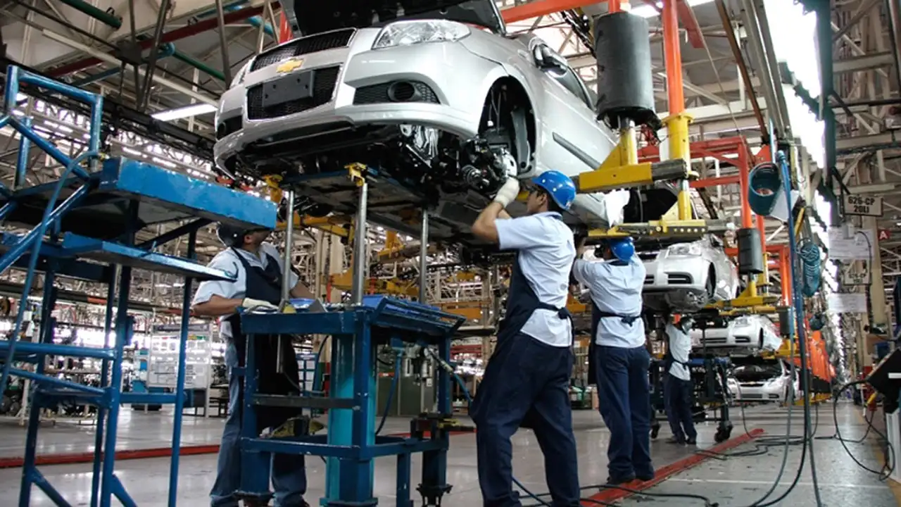 Segun el informe de ADEFA, los números del 2020 retrotraen a la industria a los registros del 2004