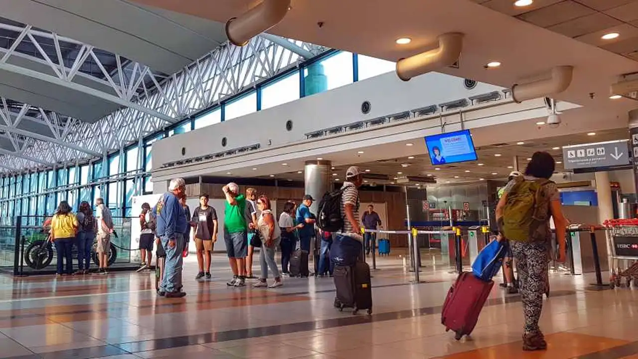 en Ezeiza las operaciones son mínimas