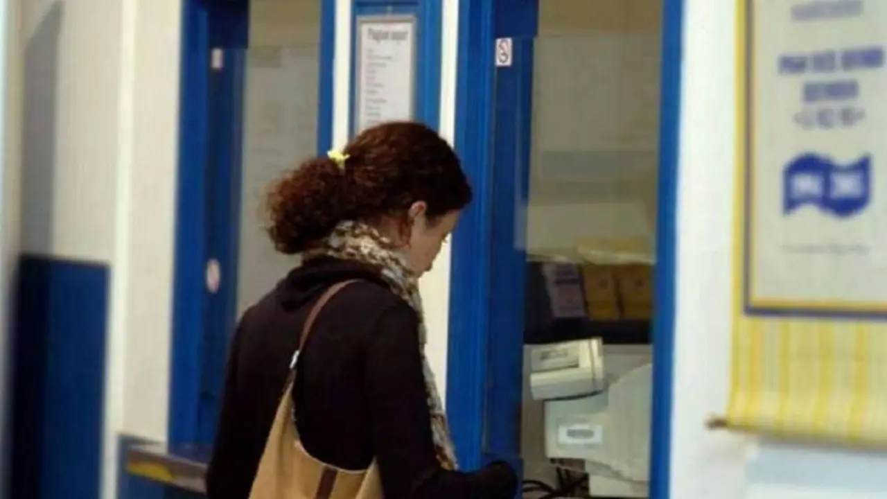 En octubre hubo récord de morosos en los pagos de tarjeta, celular y cable