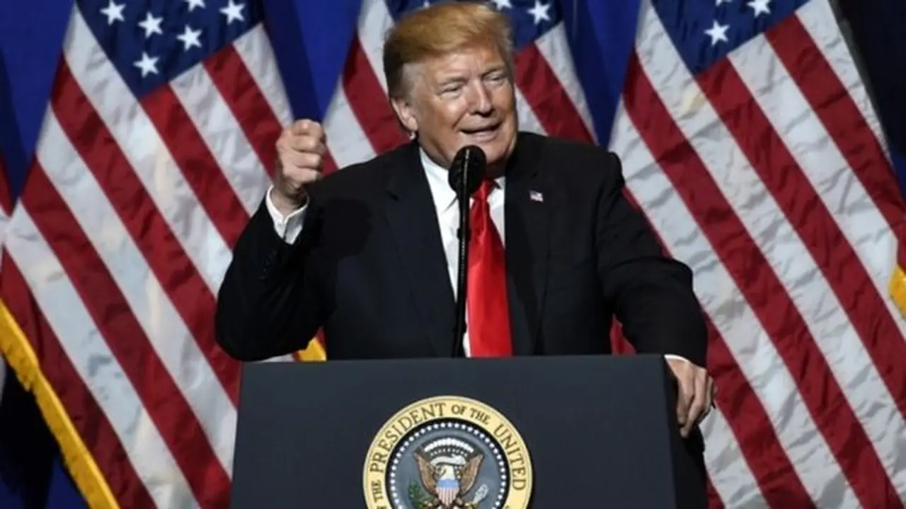 ¿Se viene el comunismo a Internet?: Trump acusa a Facebook, Twitter y Google de estar controladas por "la izquierda radical"