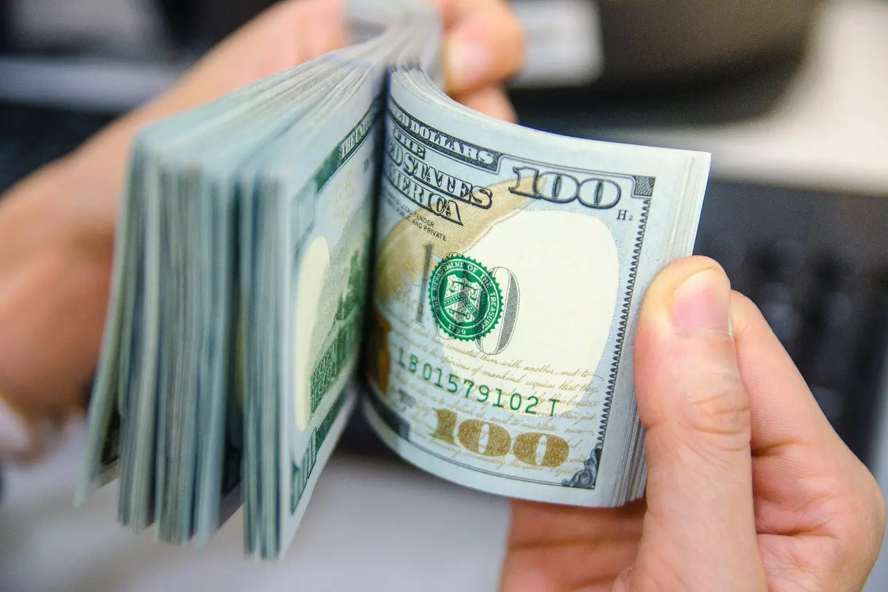 Cotización dólar blue hoy: cuál es el precio el lunes 17 de febrero
