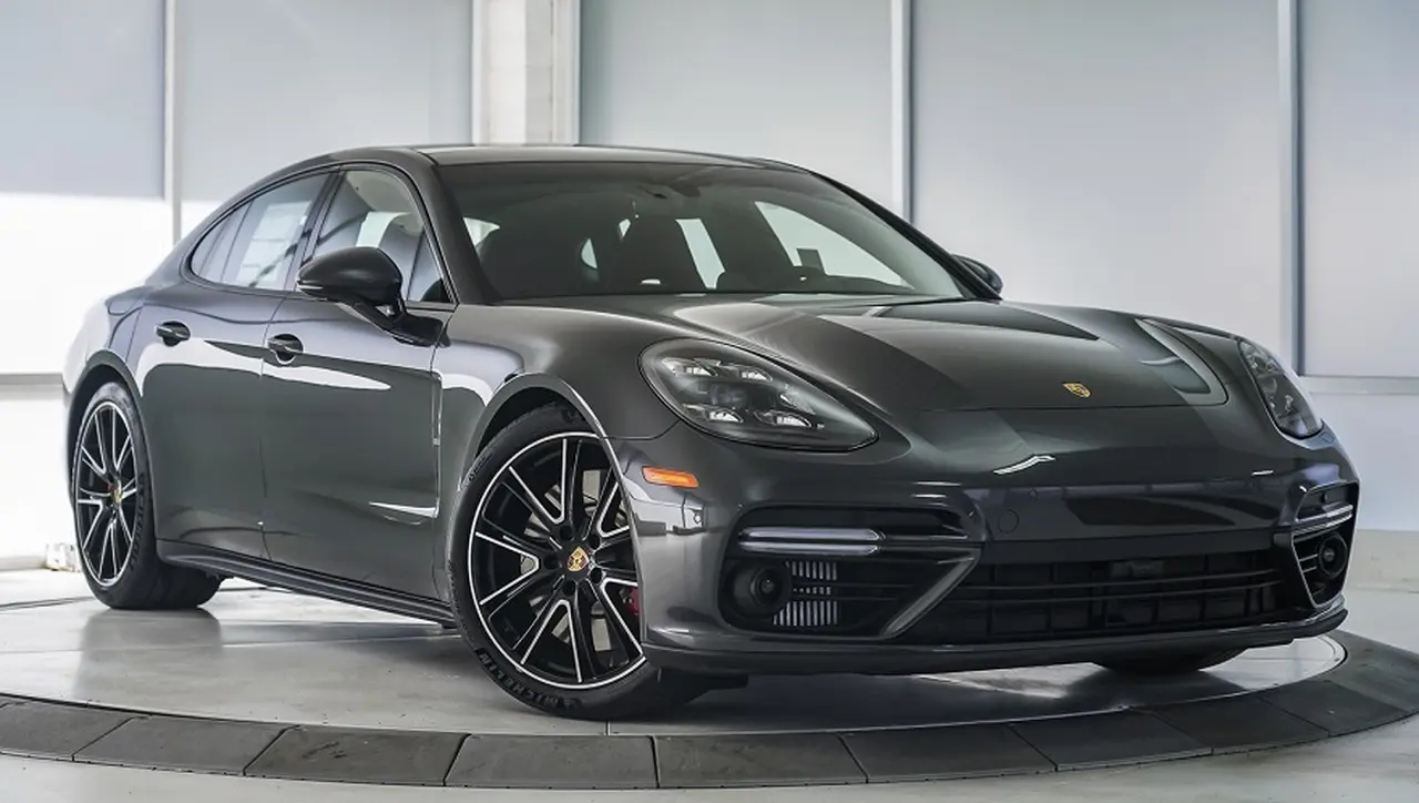 Un Porsche Panamera, de la colección de Messi.
