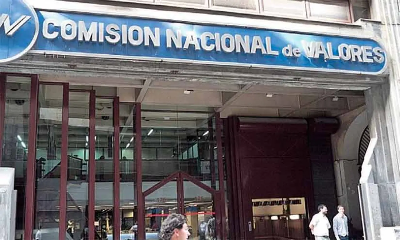 La CNV emitió una resolución que flexibiliza la situación de las empresas con vencimientos de títulos