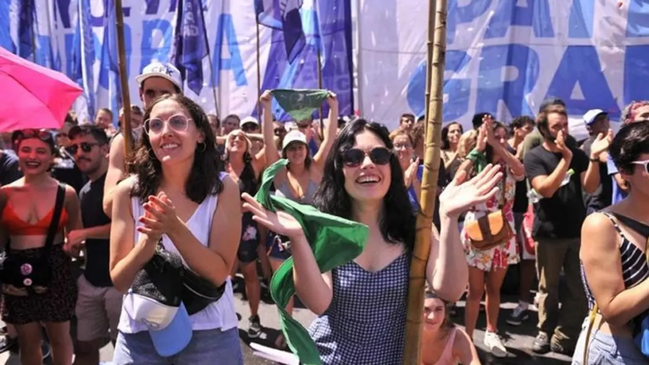 El debate del aborto será reñido y hay incertidumbre sobre los votos a favor del proyecto oficial.
