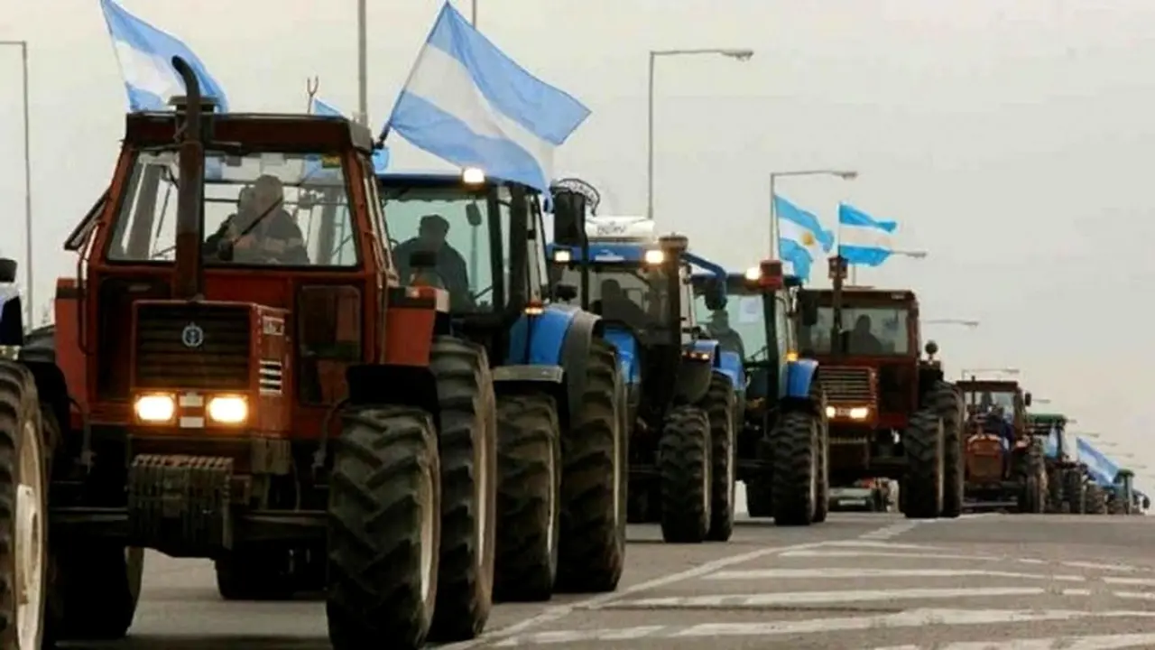  Los productores volvieron a las rutas, e hicieron circular los tractores por la ruta 36 