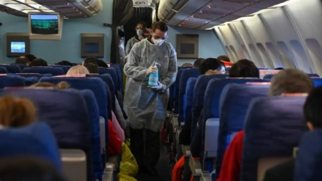 En la post pandemia aumentarán las restricciones para moverse dentro de la cabina del avión.
