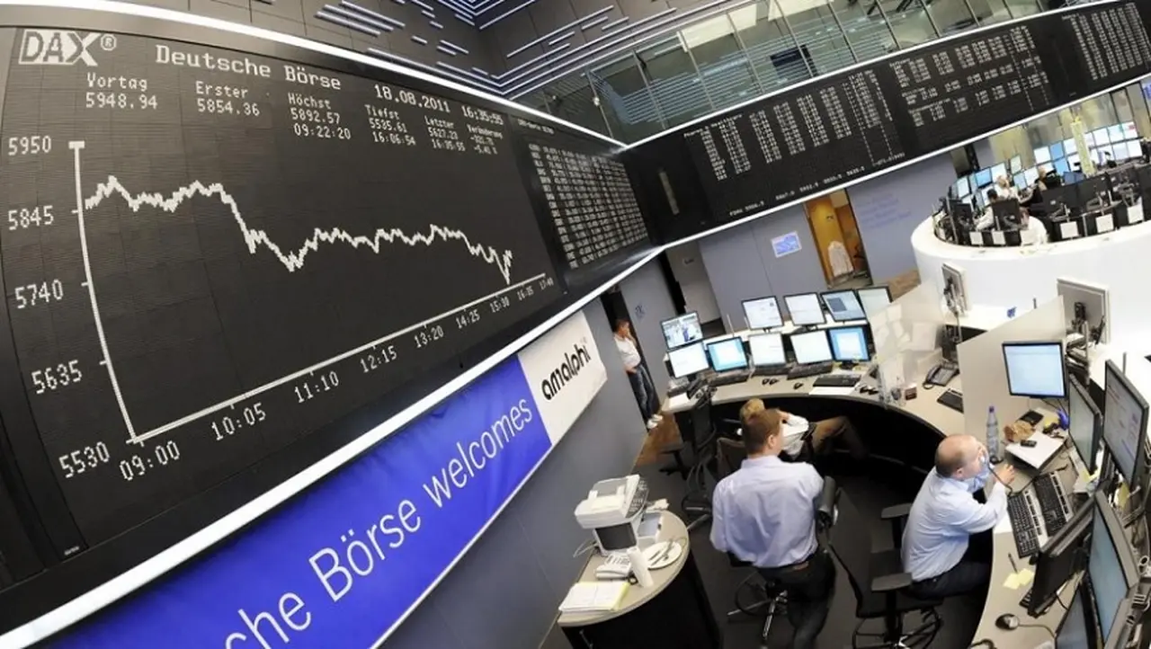Como respuesta a esas maniobras, las bolsas del mundo comenzaron a revertir sus tendencias y a operar en positivo