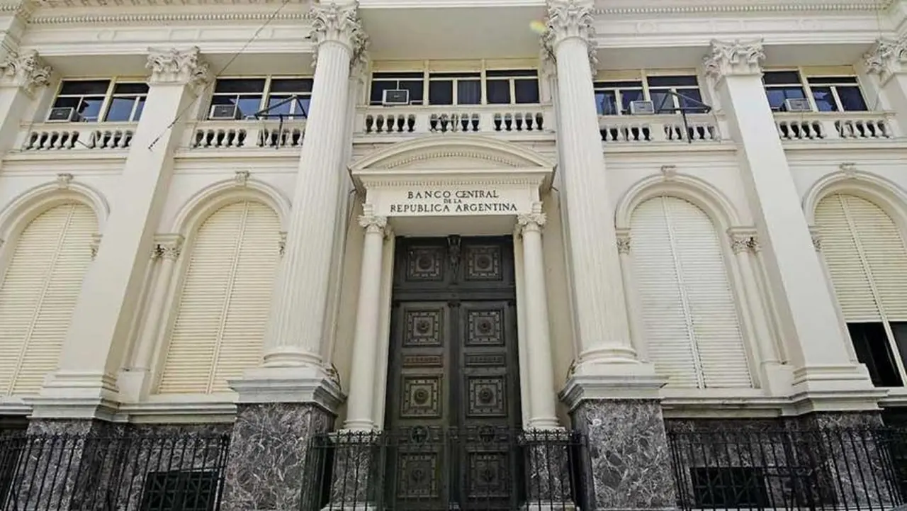 Economistas del REM prevén que el PBI caerá 7% y esperan una inflación de 44,4% para 2020