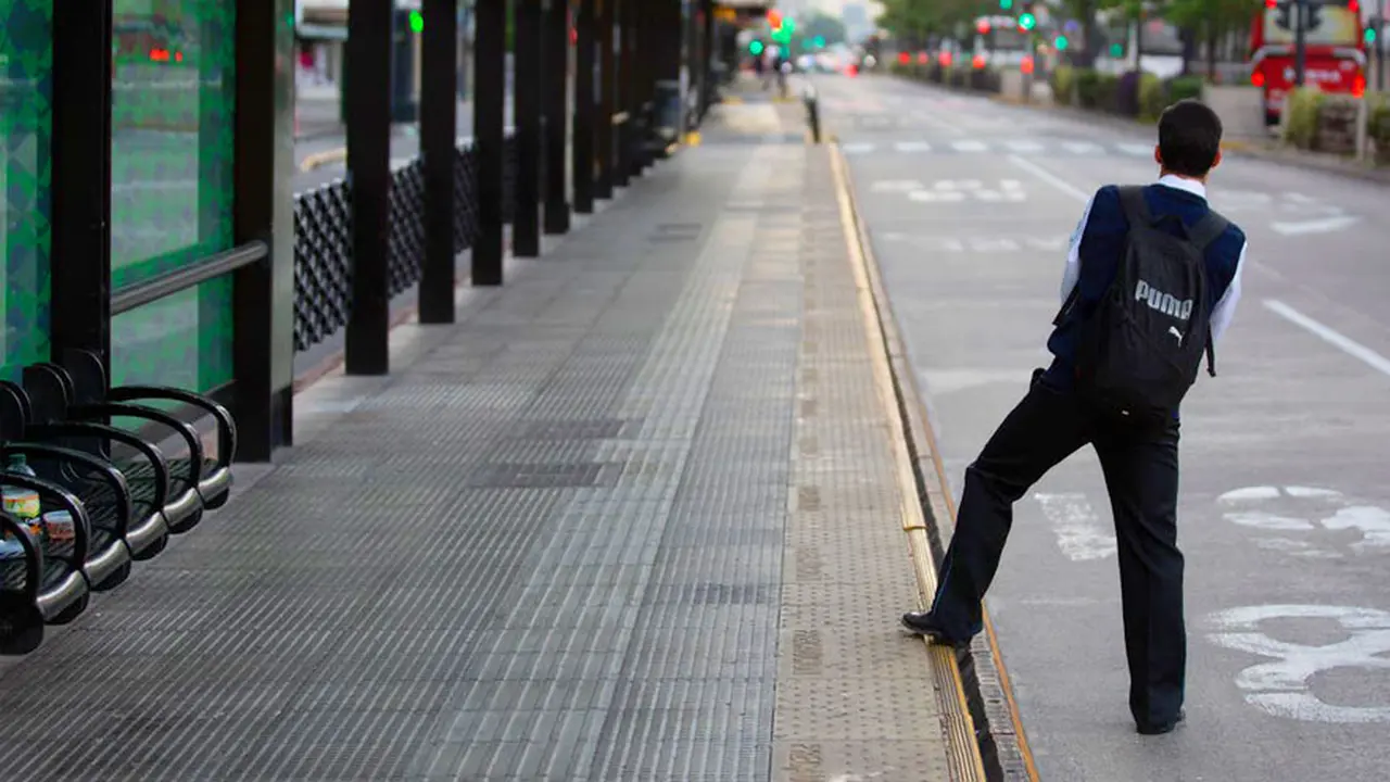 El transporte de empleados fue una de las variables que tuvieron que considerar las empresas a la hora de decidir volver o no a las oficinas y comercios