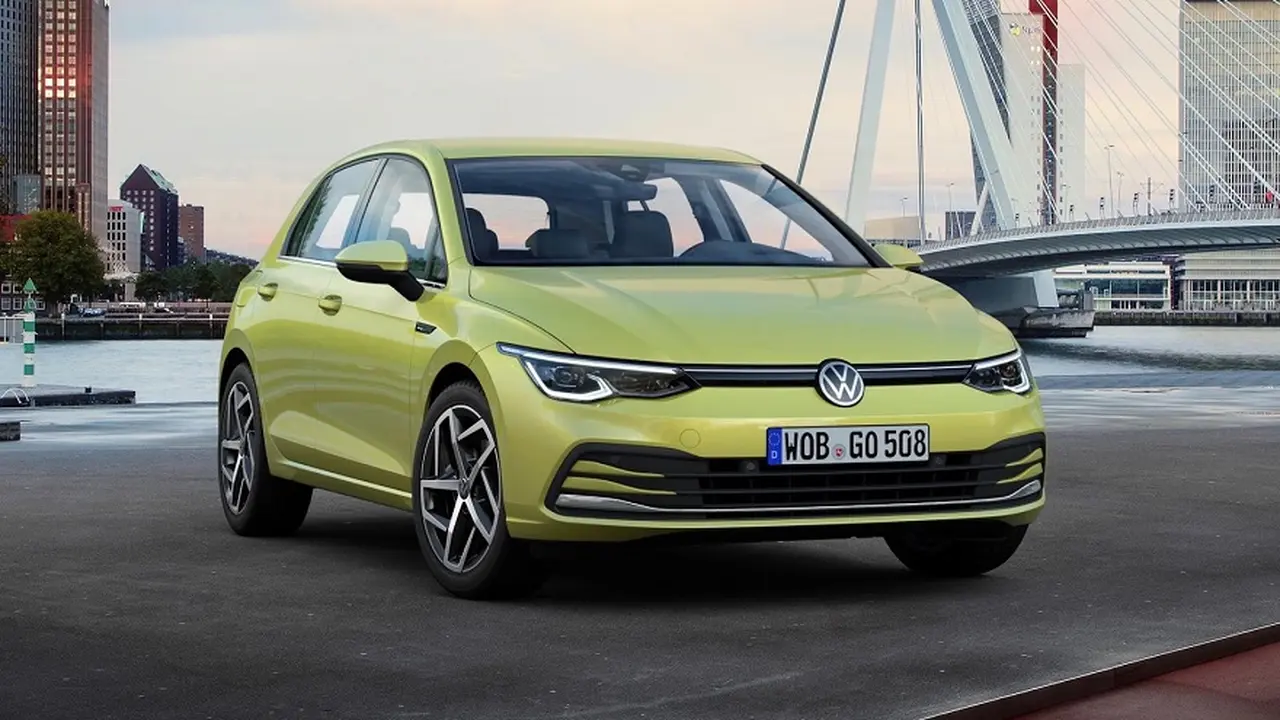 Volkswagen Golf, con ocho generaciones, sigue siendo líder.