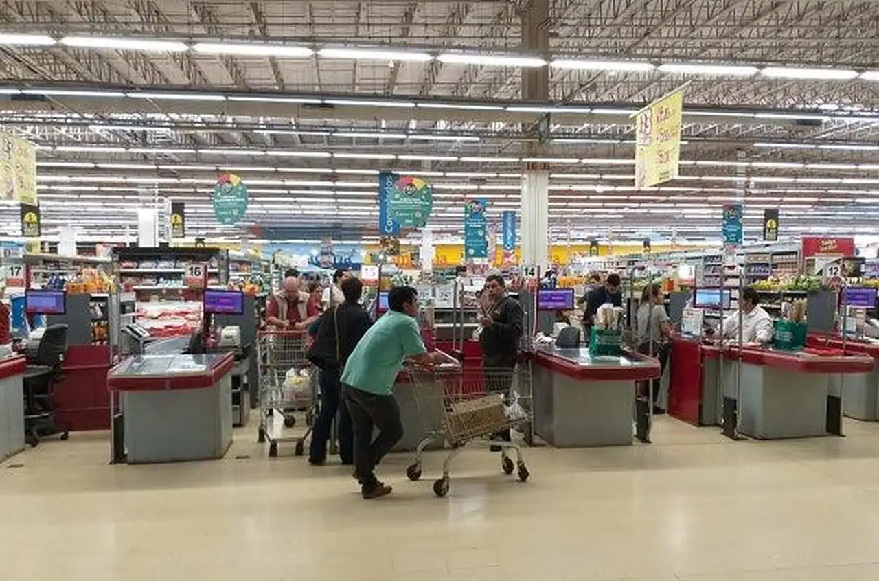 Qué sueldo cobrará un cajero de supermercado Coto y Carrefour en octubre 2025