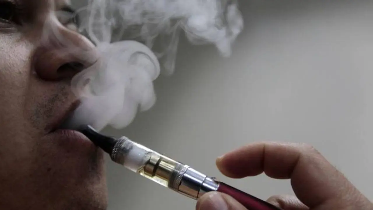 El humo del vapeo puede contagiar el virus