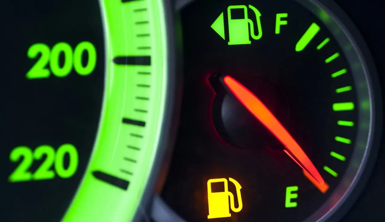 La nafta no se vende: 8 de cada 10 empresarios "en rojo" y 4.800 estaciones ahora piden ATP para el aguinaldo