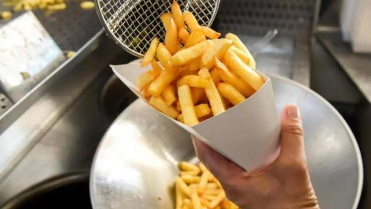 Los expertos aconsejan reducir el consumo de alimentos poco saludables