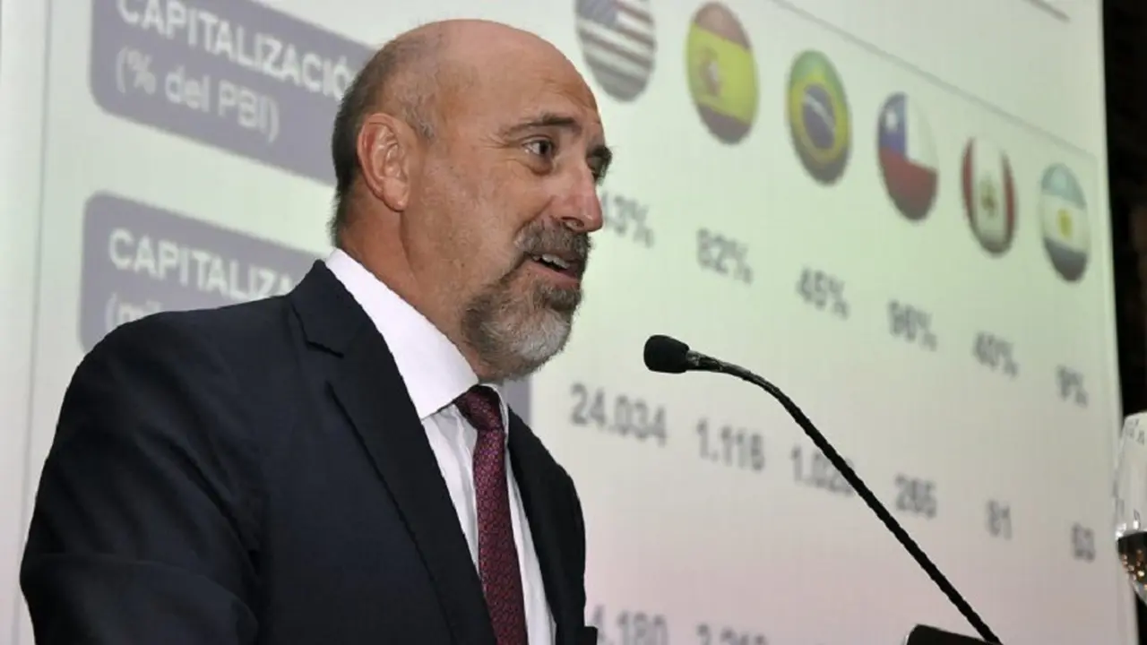 comparte el diagnóstico de que un ajuste gradual se termina diluyendo en el tiempo, aunque al mismo tiempo discrepa en las medidas sobre las Leliq, que es un problema a arreglar.