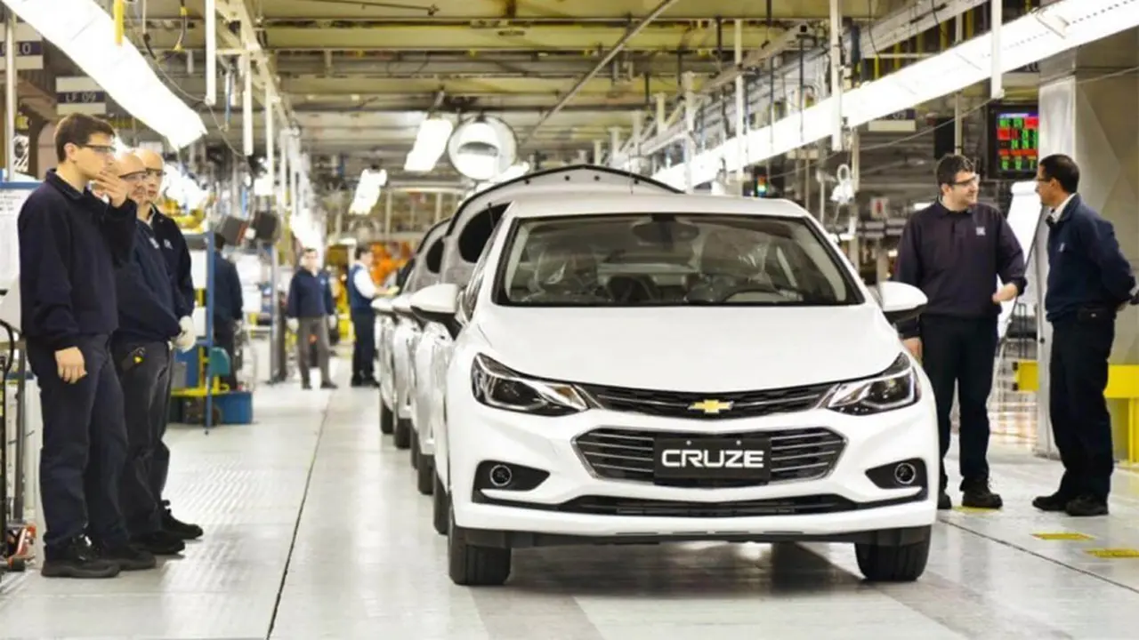 Marcas de autos argentinos: el Chevrolet Cruze, producido en Alvear.