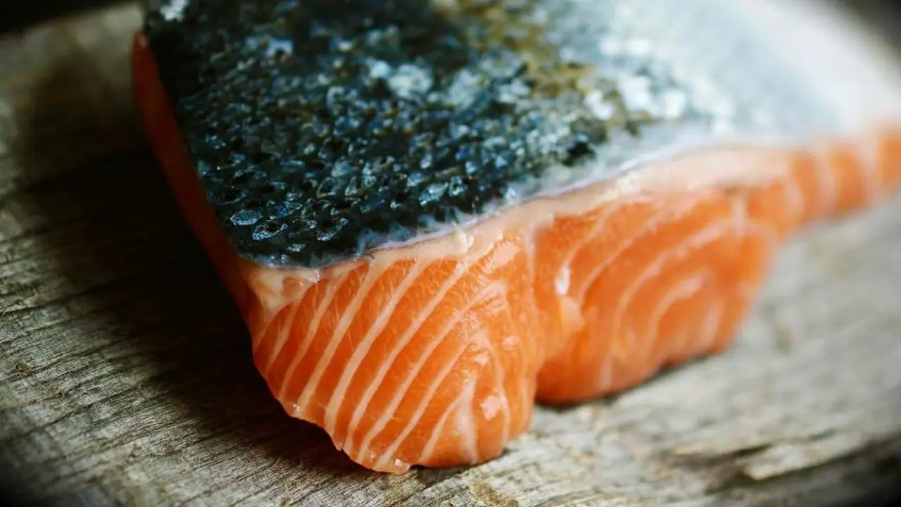 El salmón es necesario en la dieta si se quieren fortalecer los músculos