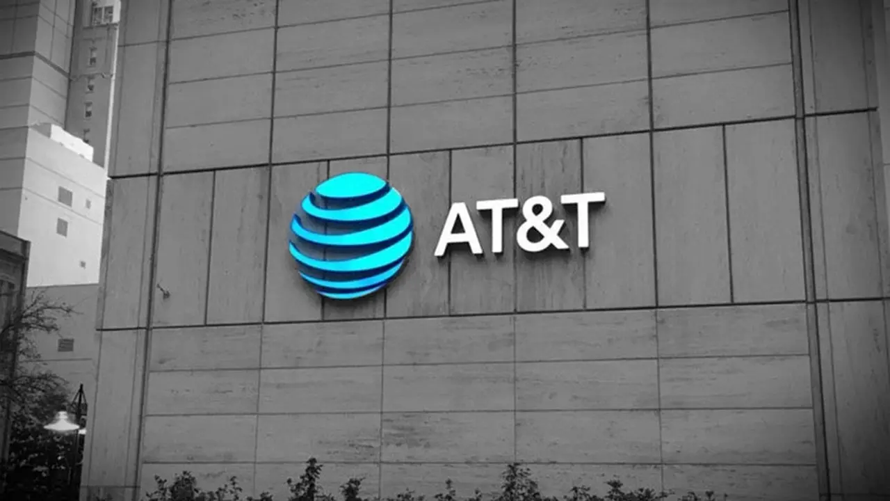 AT&T necesita rentabilizar sus compras de los últimos años.