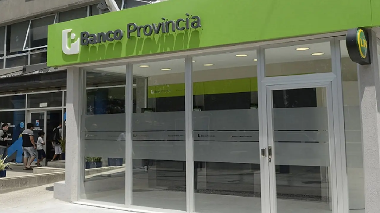 El Banco Provincia sigue trabajando con sistema de turnos y reforzó el abastecimiento de sus cajeros automáticos