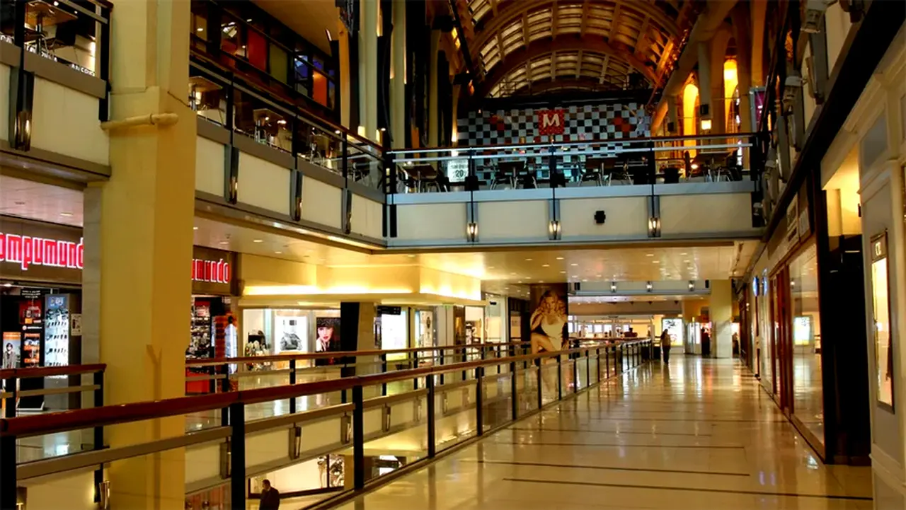 Los shopping siguen cerrados y crecen las ventas online.