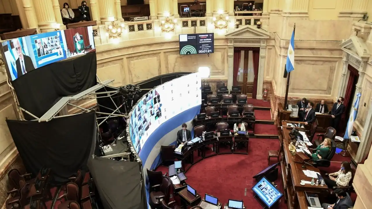 los 71 senadores pudieron votar sin problemas y alrededor de 26 pudieron hacer uso de la palabra.