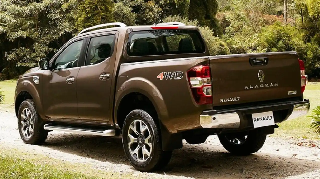 Renault Alaskan, en su vista posterior.