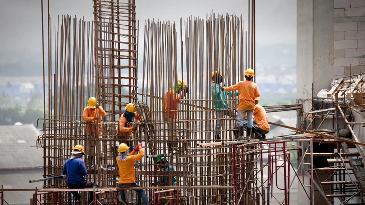 Los trabajadores de la construcción pueden cobrar el bono de la ANSES para desempleados