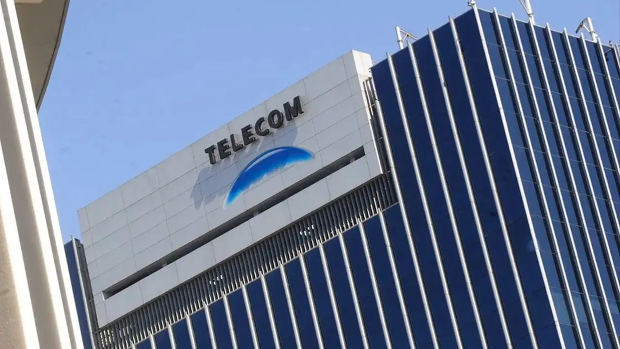Los papeles de Telecom en la Bolsa cayeron más del 8% y otro 7% en Nueva York