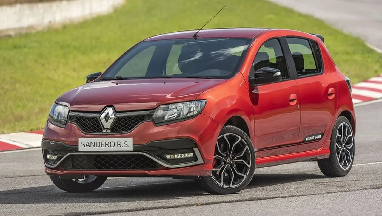Renault Sandero, entre los autos baratos. Aquí en su versión deportiva.
