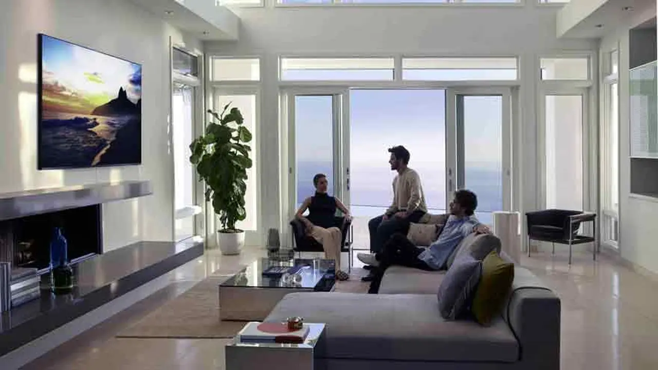 El televisor 8K adapta sus contenidos al ruido ambiente.