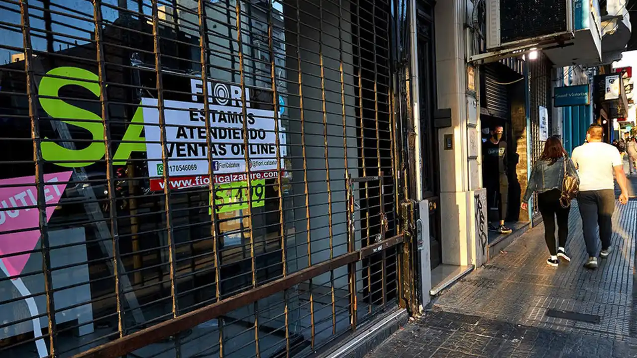 Algunos comercios buscan reinventarse para poder sobrevivir a la crisis