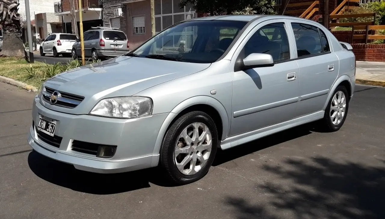 Chevrolet Astra, el primer auto del Kun Agüero.