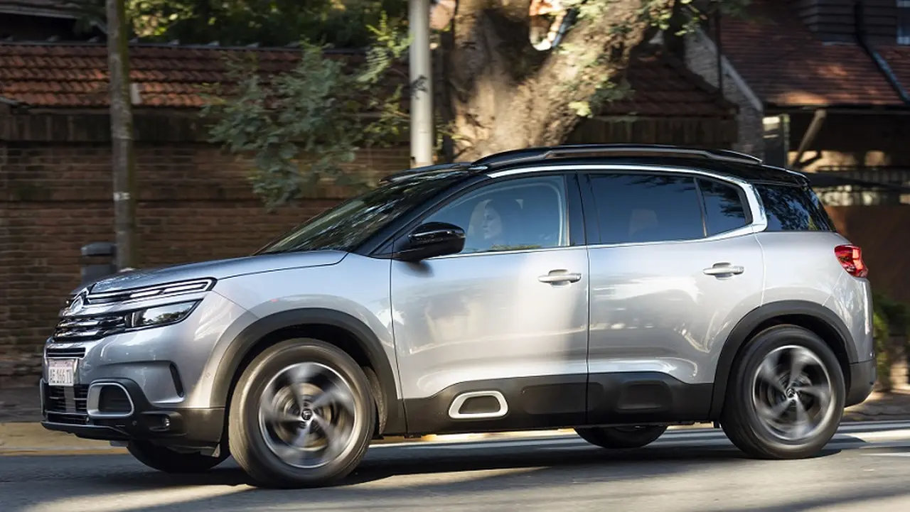 Así es el lateral del C5 Aircross de Citroën.