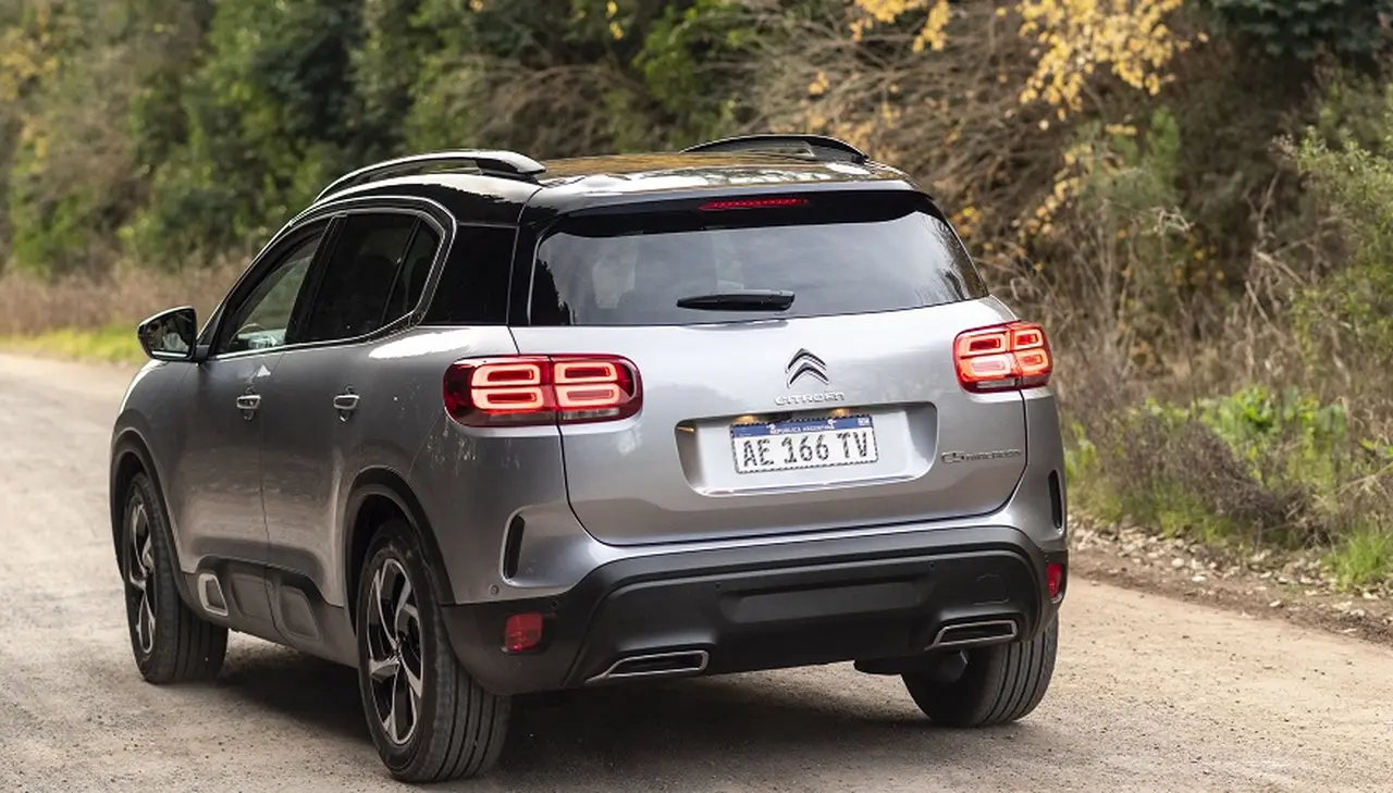 Visión trasera del Citroën C5 Aircross.