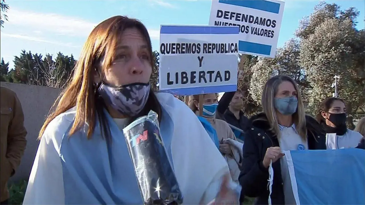 Los vecinos de Pilar repudiaron la domiciliaria de Báez.