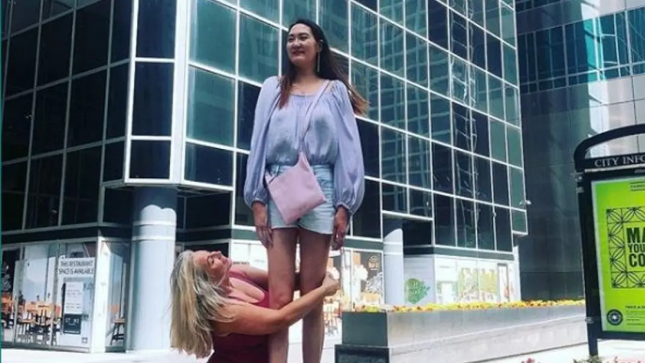 La modelo comentó que no suele conseguir ropa ni calzado