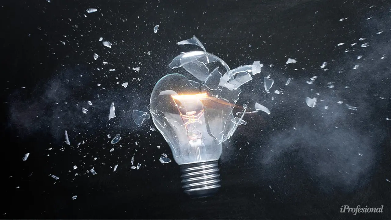 Pérdidas millonarias y caída en picada de las inversiones de las empresas de electricidad: ¿se vienen los cortes de luz?