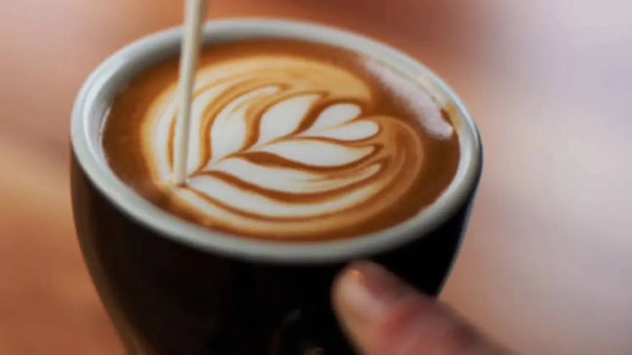 Además del café, es importante considerar qué otros ingredientes se le agregan
