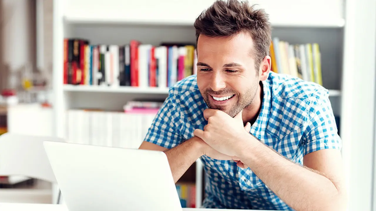 Empleado en una empresa con buen clima laboral